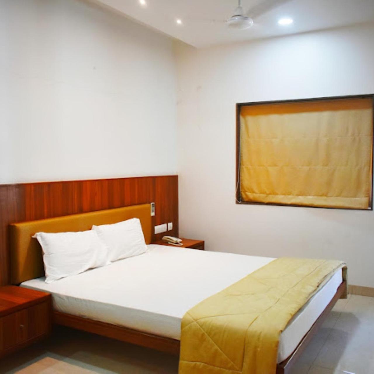 Hotel Anjali Palace Bhuj Zewnętrze zdjęcie