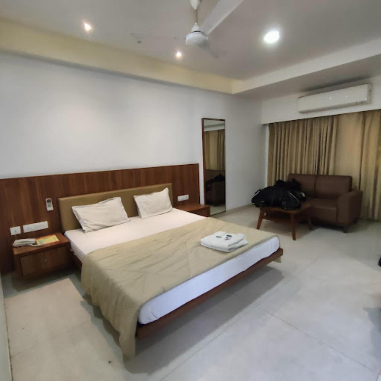 Hotel Anjali Palace Bhuj Zewnętrze zdjęcie